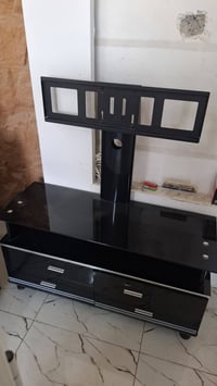 ميز تلفزيون • نضيف • قرب قصاب حكمت