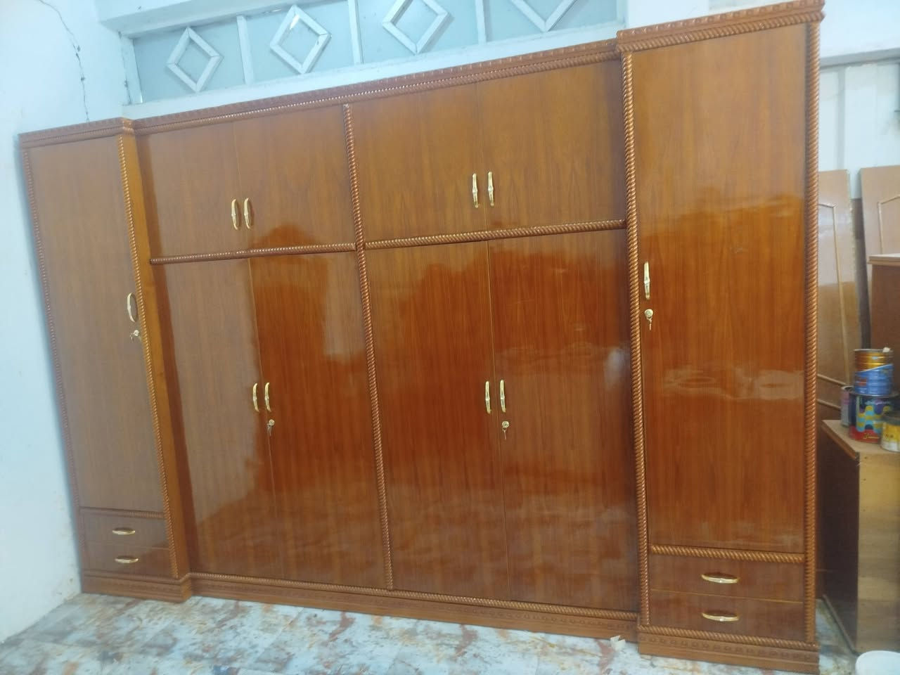 غرفه أم سته طابقين تزكام
للبيع سعر 850
العنوان العزه القديمة 
***********
***********
