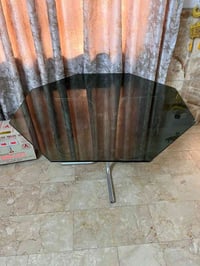ميز طعام • دائري • زجاج ايطالي