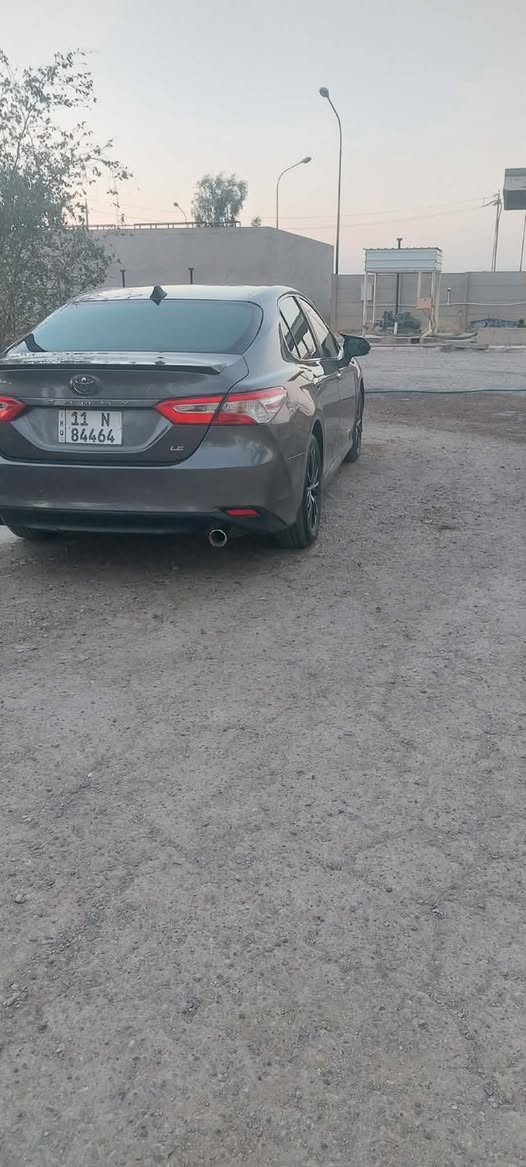 كامري موديل ٢٠١٨
ماشيه ١٦٧ قابل للزياده
السياره بدون دواخل بدون ايرباك 
ضررها جاملغ وبنيد 
كير محرك كفاله بشرط 
السياره خير من الله 
السعر ١٦٥ ورقه ومجال بسيط حك الجيه 
الرقم صاحب السياره / ‭***********‬
