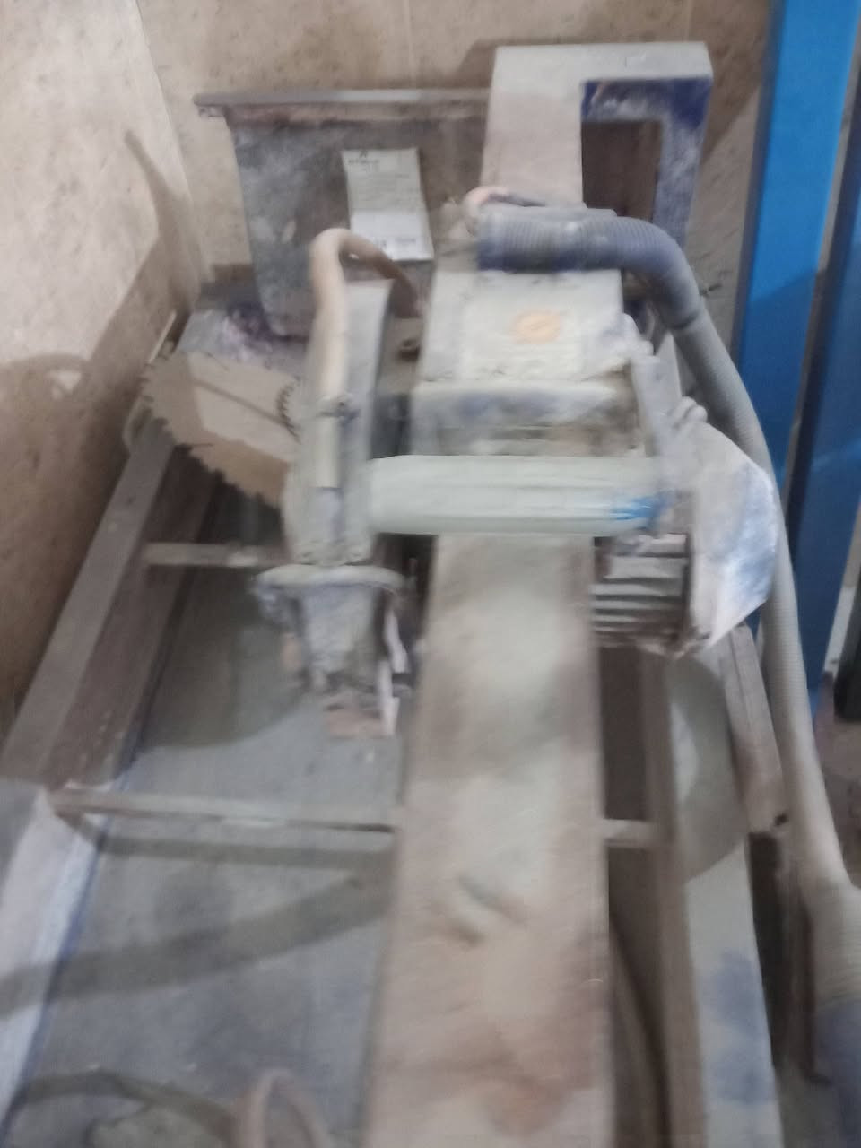 للبيع جهاز قطع مرمر وسراميك
مع ماطور ماء طول الجهاز؟١٣٠ سم .
بغداد .***********
