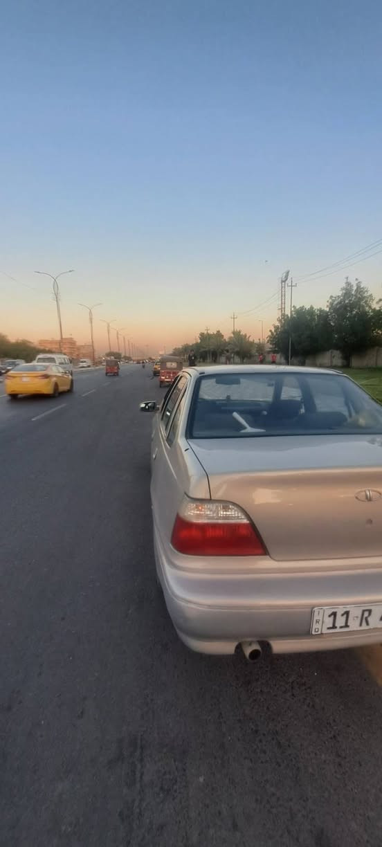 سلام عليكم دايو سلو موديل 95 
كير ومحرك خير من الله تبريد شغال 
رقم بغداد 
السيارة بسمي تحويل ثاني يوم
تصال واتساب ***********
السعر 30 وبيها مجال العنوان 
بغداد تقاطع النهروان
