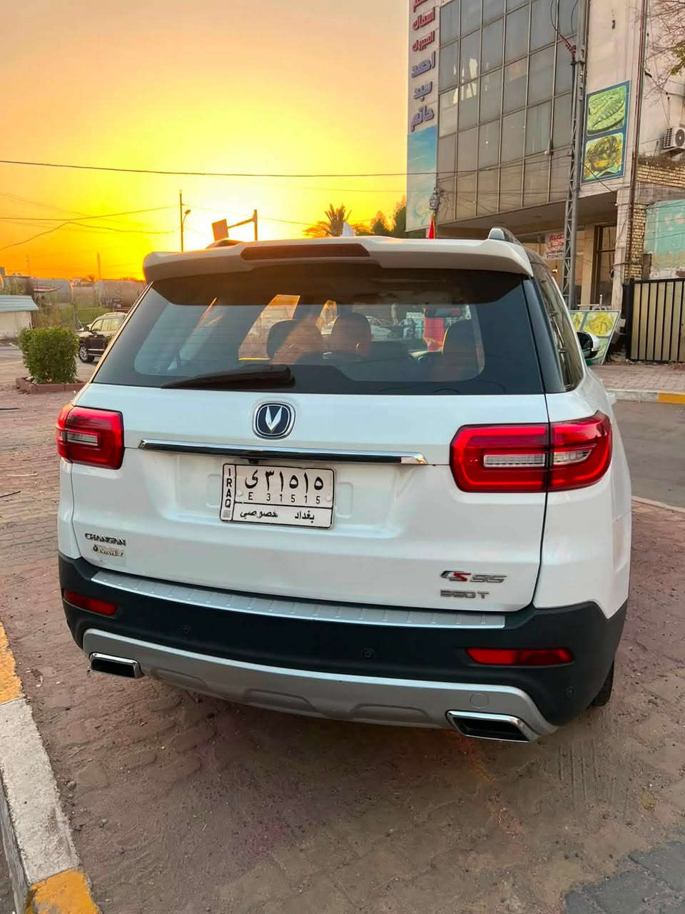 ‏CS95 360T

✨ المواصفات:

* موديل: 2019
* محرك 2.0 تيربو GDI
* قوة 233 حصان
* قير أوتوماتيك 6 سرعات
* 7 مقاعد
* داخلية جلد لون بني
* شاشة وسطية كبيرة
* فتحة سقف
* تحكم بالمقود
* حساسات أمامية وخلفية
* كاميرا خلفية
* تشغيل بصمة/دخول ذكي
* مثبت سرعه
* السيارة كفاله عامه فول ١/١

📍 الموقع: بغداد السيديه

💰 السعر: [١١٧
📞 للاستفسار: ***********
