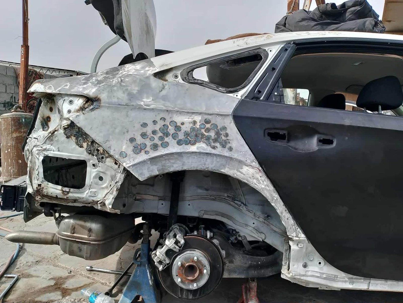 سلام عليكم  هوندا سيفك 23  رقم بغداد بأسمي 
حادثها جاملغ خلفي وصبغ باب   منزلك صور الحادث وحته تصليح سياره مصوره ومنزله. مكفوله  الشواصي كلهن الامامي والخلفي. فقط صبغ حاملغ وباب.   بجمها كبس.  اني شادلها دعاميه اماميه تايب ار. والقديمه ملتها موجوده البلاديه.  وعندي صوره من فتحتها وبدلتها. مكفول بجمها 
..
رادار شغال تحديد مسار توقف ذاتي. دشبولها صافي اي كلوب مابيها. الحمدالله. 
 صدر جديد ادامه مسويله.  ويل بلادي 16 اجه بيها. وكباته الاصليه ضامهن موجودات. 
ادامه دهن دهن كير فلاتر. اي نقص مابيها. 
حوضيات بيها.سستم  كاربون داخل البيبان ضايفلها.  
عازل حراره للجام  كله مسويلها. اشعه الشمس القويه متدخل للسياره

ماشيه 54 ميل.    محرك الفين بانزيز. 
تستقبل عادي مدك دوانز. 
سياره مكانها بغداد حي العدل.  السياره كلش نضيفه معتني بيها حيل. وين ميعجبك افحص محرك كير كشر شواصي  
معروضه 145 ورقه. بيها مجال . واني بل خدمه
***********.