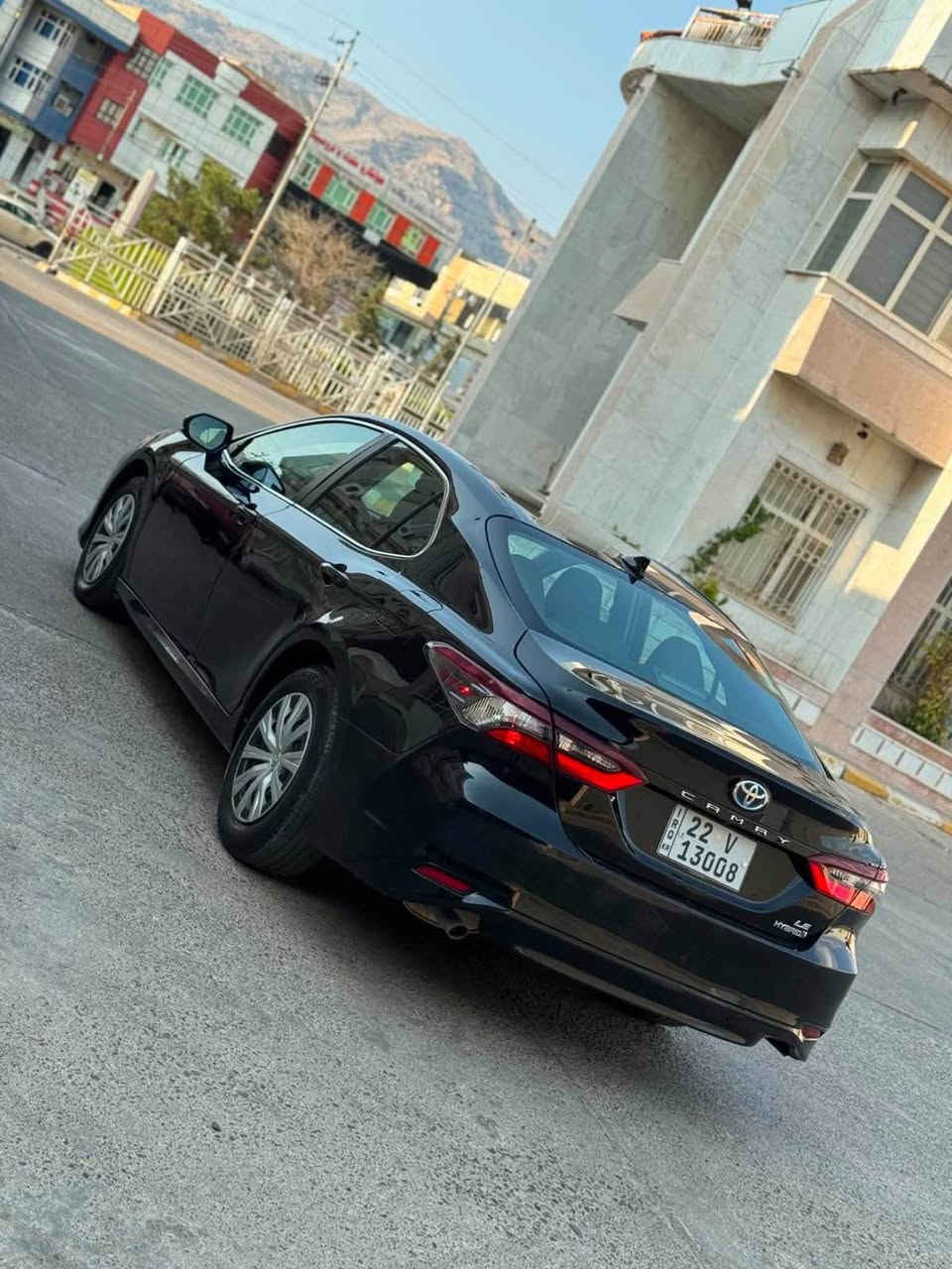 كامري 2024 هايبريد Le
ماشية 27 ميل 
ضررها باب خلف السائق مع نصف جاملغ خلفي 
بدون دواخل وبدون ارباك 
كير ومحرك وكهربائيات كله بشرط
مواصفات . بصمه تشغيل  بريك بصمه
كشن كهربائي وهيتر 
رادار وحساس وكاميره
مكان السيارة عقرى 
رقم موبايل *********** دهوك, العراق
