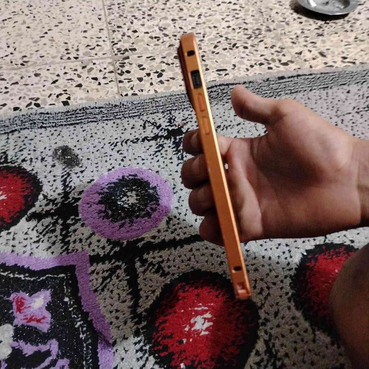 سلام عليكم  للبيع 
ايفون 13 برو ماكس 
امريكي 
ذاكرة 256
بطارية 89
بي فطر بسيط بزاوية شاشة مابين 
جديد نضافة 100/100
ملحقات 
محور 17 تغليف ضهر 
وشاصي 
لزكة شاشة 
فلاتر كامرة 
فلاتر صوت 
وصل وكارتونة
سعر 550
الاستفسار ***********
او خاص كربلاء, العراق
