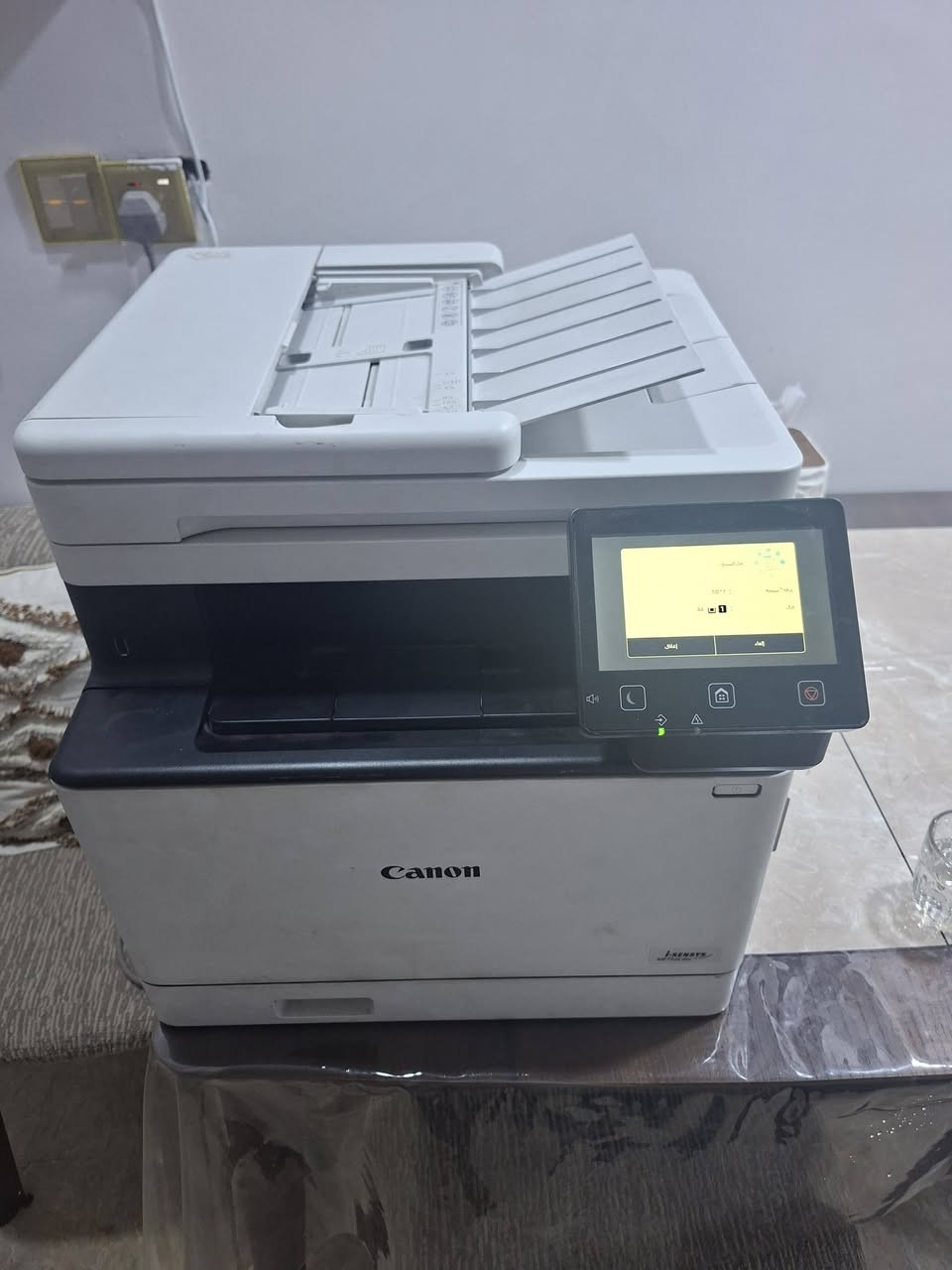 السلام عليكم
طابعة كانون ومواصفاته معروفه
تجي تفحص واشوف بعينك اخت الجديده وكاترجات جدد بيه واي فاي فول 
السعر ٤٥٠ وبيه مجال 
*********** وات ساب
