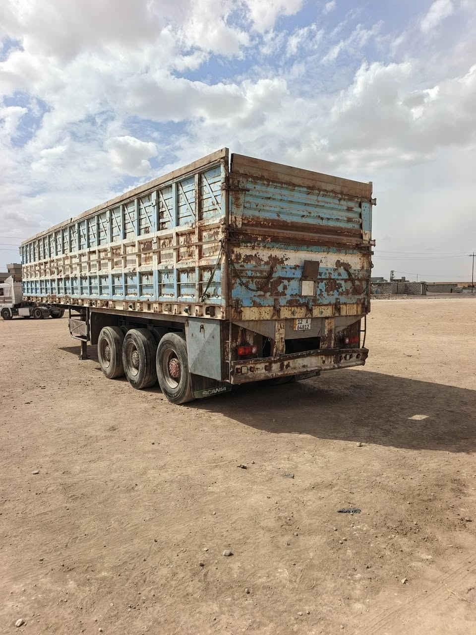 عربانة للبيع شاصي ألماني دناكير سربس
الطول ١٢  وربع العنوان موصل قرب محطة تعبئة الضاحي السعر ٧٠ وبي مجال  
***********
***********
