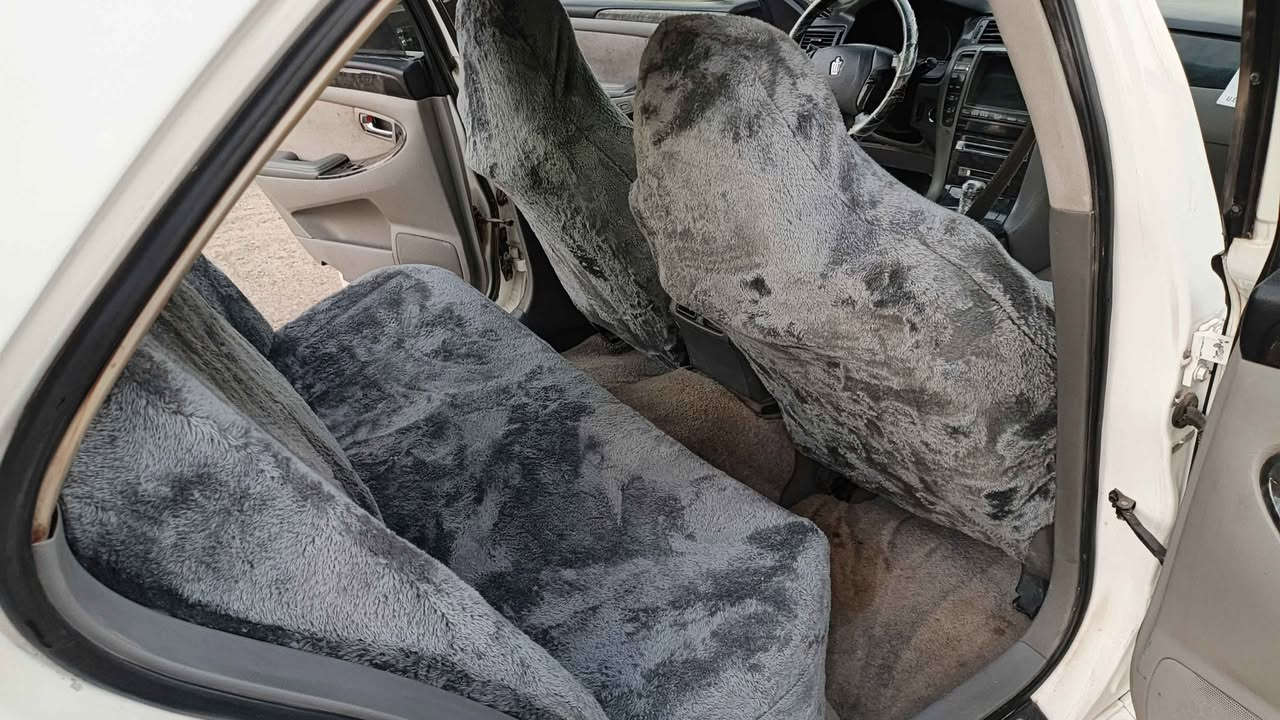 شاهینە بڕاوە بڕاوە 2005 ناو کرێم 3 پەردە رۆیاڵ

180 سپی سلاید 2 دوگمە  سە یارە کە شوشەییە 

سیستەمی غازی هەیە و بەنزینیشە  تبرید لەشوین
خۆی ویل و تایە ی بیلاد ڕۆیالە 

سقفی بۆیاخی یابانە  ساجی شکاوی نیە سوکانی کراوتە لیکزس 

سعری خوار بازار 43 گەڵا و مجال 
  سلێمانی        *********** السليمانية, العراق
