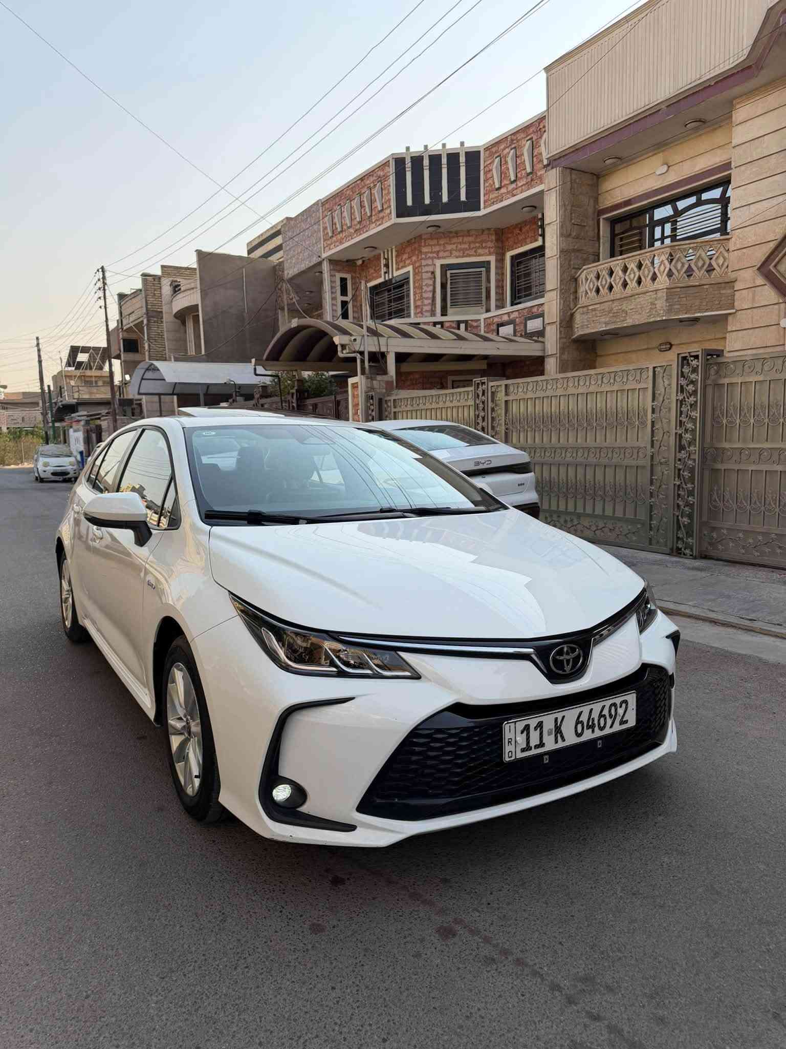السلام عليكم كورلا هايبرد 2025 ماشية 26 الف شكل الخليجي السيارة مكفولة كفالة عامة عدا رصعة صغيرة باب السايق كلش حلوة وجديد باسمي السيارة مكان بغداد حي الاعلام السعر 
25 و300 وبيهة مجال بسيط 
***********
