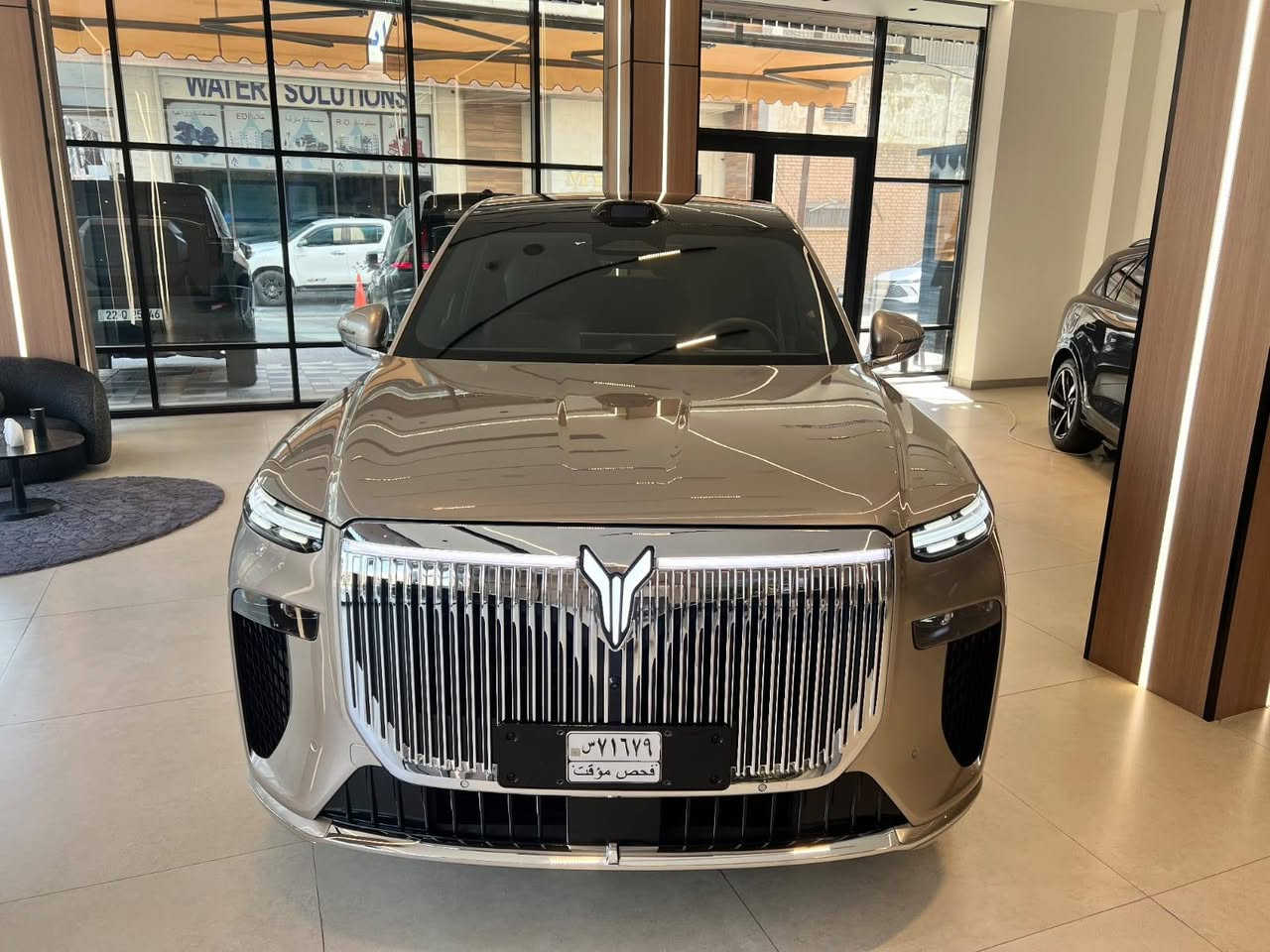 **تخيل سيارة بهالحجم... وكل تفصيلة بيها محسوبة حتى تخليك تعيش تجربة مختلفة.**
هاي هي **Voyah Taishan** 🇨🇳

مساحة واسعة، تقنيات متطورة، وتصميم يخلي حضورها واضح من أول لحظة.

**Voyah Taishan... لما تكون السيارة أكبر من مجرد وسيلة نقل.**

**متوفرة في معرض خط الجودة العراق**

📍 بغداد – المنصور، الداوودي

📍 أربيل – شارع بارك فيو، برج أزما

**مستشار المبيعات: مروان**

📞 ***************

**للتواصل أو الاستفسار**

