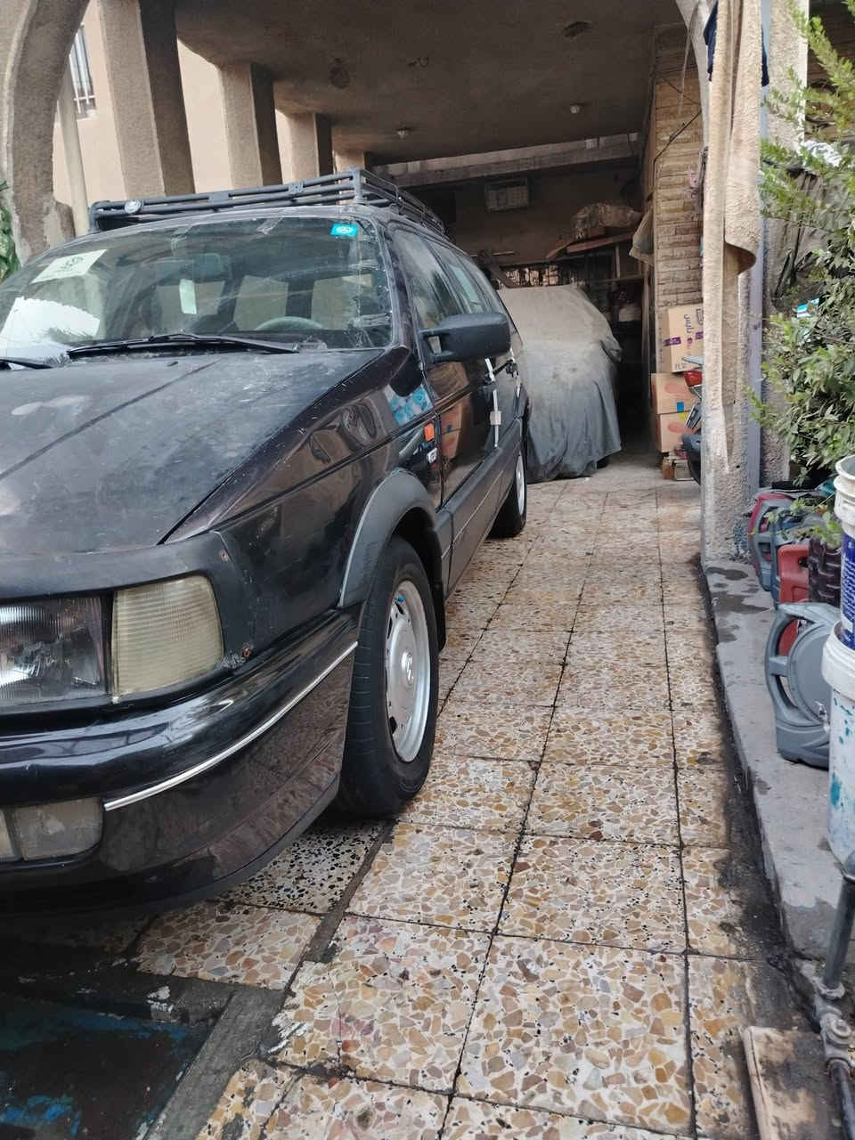 السلام عليكم باسات رقم بغداد دولي بسمي هزه جديد موديل 1992 محرك 1800دوش كير عادي اصل تبريد بس بي ليك محرك جديد حاويه صدر جديد تخم تايرمع ويل جدد كهربائيات كله شغاله كشنات امدوشمه كاعيه جلد سياره متعوب عليه مال جناي رايده 38 وبيه مجال قليل مكاني بغداد ***********
