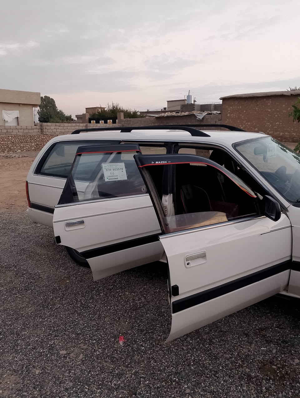 مازدا أبيض ستيشن موديل 1994 گير ومحرك شرط كابون بانزين شرط تحويل تدفئة وتبريد شغالة طخم تايرات جدد السعر 40 وبيها مجال لمزيد من الاستفسار الاتصال على الرقم ***********  بي واتساب

