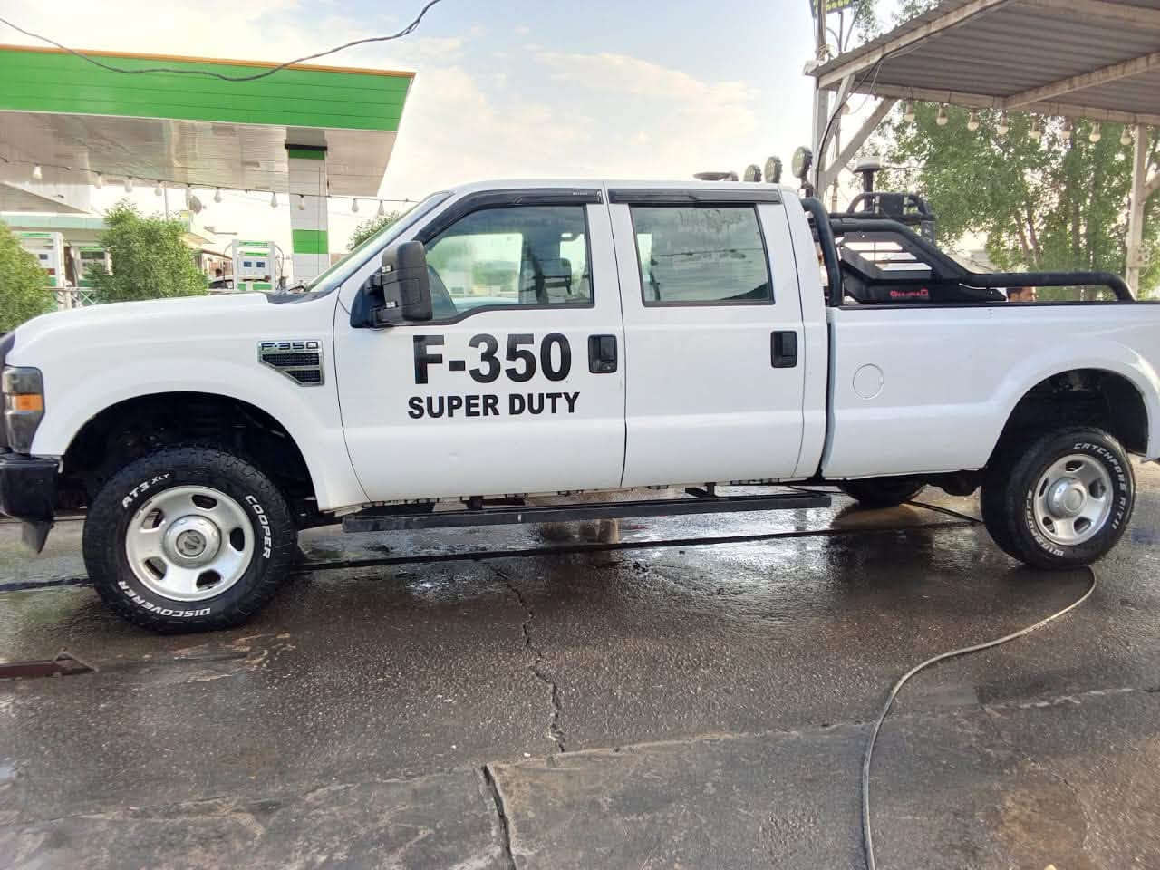 السلام عليكم
فورد F350  ٢٠٠٨ بانزين ١٠ سلندر 
رقم شمالي تحويل ثاني يوم 
جاهزه من كلشي 
مكان السيارة بغداد 
السعر 100 $ 
هـ *********** ابو مناع
