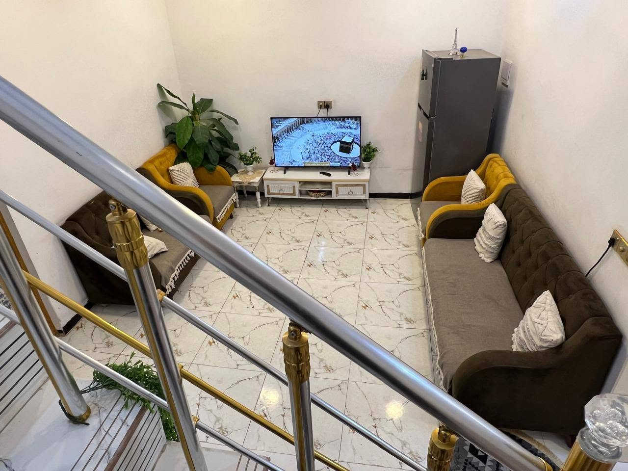 للبيع بيت بموقع مميز وهادئ، مناسب للسكن والاستثمار، والبيت مرتب وجاهز للسكن.

📍 الموقع: [حي ذويب ]
📐 المساحة: [120 متر]
🛏️ عدد الغرف: [وحده]
🚿 عدد الحمامات: [واحد معه صحيات خارجيه]
🚗 كراج: [/لا]
💰 السعر: [46 مليون وقابل للتفاوض]
📞 للاستفسار والتواصل: [*********** ]

الجادين فقط، وأهلاً وسهلاً بالجميع 🌹
