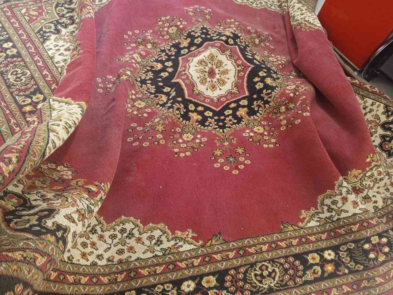 السلام عليكم ورحمة الله وبركاته....غراض مستخدمة للبيع نظيفات بأسعار جدا مناسبة للأستفسار الاتصال او مراسلة الرقم ***********
