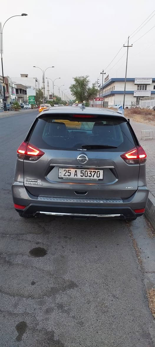 (كلين كلين كلين)
نيسان روج 2018   S-sport AWD 
محرك 4 سلندر 2500 
محرك وكير وكهربائيات بشرط
(فاحصها بالشركة الهندسية قبل شهر والفحص موجود كلشي سليم 100% )
وارد امريكي منشأ ياباني 100% 
 
رقم كركوك مشروع وطني ( يتحول بأي محافظة )
بأسمي شرط التحويل والسنوية تنتهي سنة 2030
ماشية 95 ميل
الموصفات :
✅️ فور ويل (دفع كلي AWD)

✅️ تحكم ستيرن

✅️ مثبت سرعة 

✅️ رادار امامي خلفي جانبي

✅️ توقف ذاتي 

✅️ كاميرا دوارة

✅️ تبريد قطتين والتبريد ثلج حرفيا ❄️

✅️ شاشة وسطية كبيرة تدعم android auto+ Apple Car Play 

✅️ بصمة تشغيل وبصمة ابواب 

✅️ تشغيل عن بعد 

✅ ويل كب 18 SL بلادي 

الضرر : بدون قطرة صبغ
 فقط بارد باب خلف السائق (موضح بالصور)
5N1AT2MV5JC758523
السعر 148$ مع مجال بسيط 
عنوانها كركوك حي عدن
للتواصيل خاص او *********** كركوك, العراق
