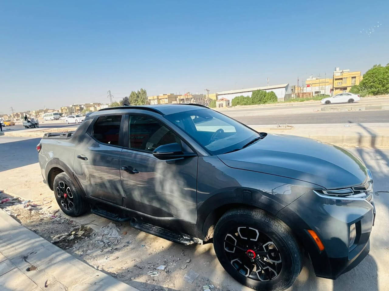 للبيع هيونداي_سانتاكروز  2024 (مواصفات XRT )
وارد امريكي ، رقم ديوانية شهداء تاخذ وكالة عامة
فول  موصفات 

سعة المحرك : 2.5 TURBO
عدد الاسطوانات : 4
القوة الحصانية : 281 حصان نظام الدفع : كلي HTRAC رباعي 

شفتات استيرن كير عادي

حادث السياره :  جاملغ بنيد 

#مواصفات
بصمة تشغيل عن بعد 
فتحة سقف
رادارات / رادار امامي /رادار جانبي /رادار خلفي
قيادة ذاتية
توقف ذاتي 
كشنات تدفه ‏
كشنات جلد                                              
كشنات كهرباء 
مري هيتر / رادار / كاميرا
دفع رباعي  نضام جبلي وثلجي وترابي اوتوهولد . 
ويل كروم ١٨
صندوك كهرباء 
مسجل ناطق سستم سماعات 
اواكس وبلوتوث و USB يعمل
مApple CarPlay / Android Auto
دخول ذكي نظام 
حاجب ليد
 / 3 مكان خزن
نقطه عمياء
مراة تعتيم
اشاراة بالمراياة الجانبيه                                   
فول تحكم ستيرن                                    
كير أوتو + عادي + شفتات ستيرن
اوتو بريك +بريك بصمة
لايتات 4 عدسات زينون
شاشة كبيره
داخل جلد 
نضام قيادة + سبورت + نورمل + سمارت
مثبت سرعة
تحديد مسار 
رادار الخطوط البيضاء 
شحن اللاسلكي
‏شاشة إلكترونية
الخريطة
‏AUTO HOLD
مصابيح خلفية LED
مصابيح ضباب LED 
السعر :  210 ورقة 
مكان السياره ، ناصرية
 
للتواصل 
***********
