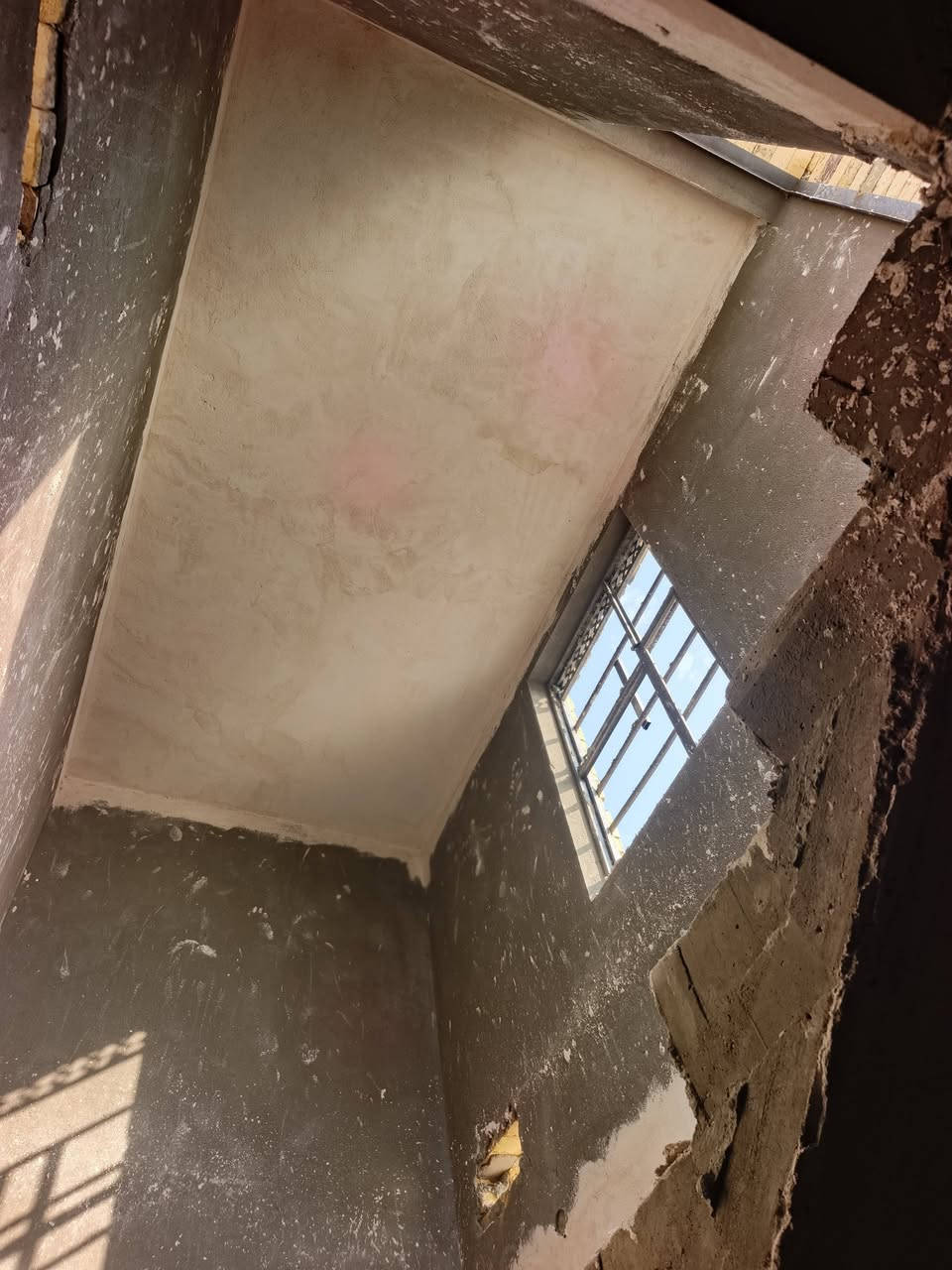شغل درجه اولى • بخ • بياض وجص