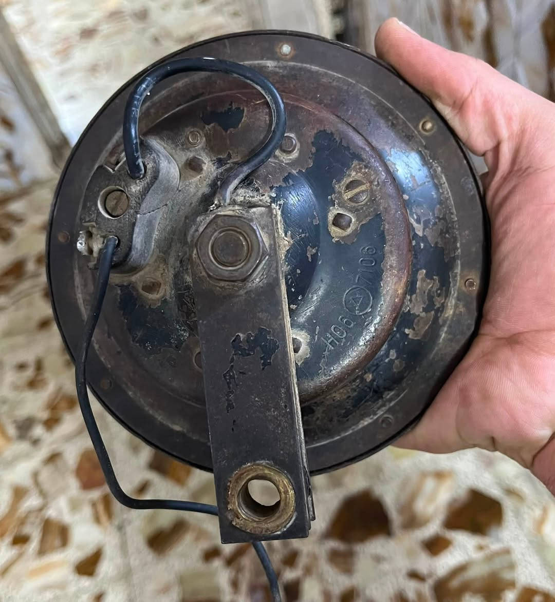 هورن عنجه البيع ببادئات وسعر  350.          ***********لنتصال. بس عله رقم
