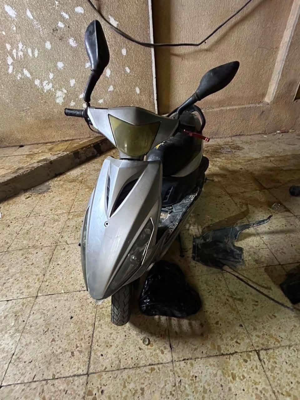 السلام عليكم ماكس مضلع صيني الدراجه كوم حديدب ١٠٠ وبيها مجال  بس ارجع واكلك صيني للتواصل ***********
