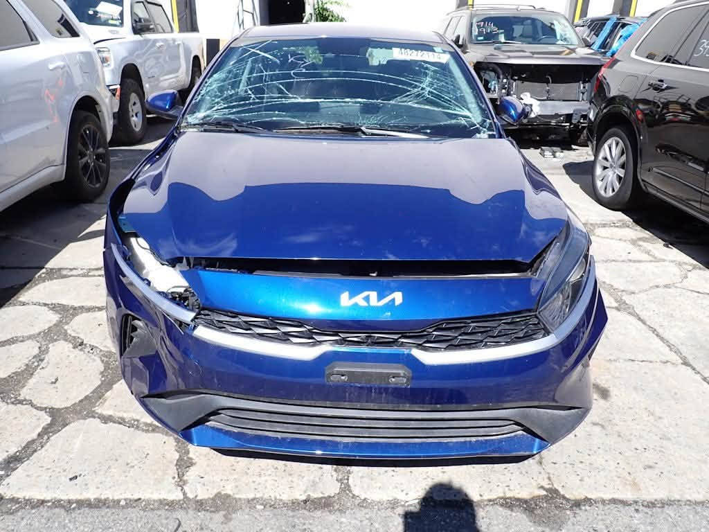 Kia Forte LX 2023
مكينه DOCH 
ممشاها 17,000mi 
وكل تفاصيلها موضحه بالصور 
سعرها مناسب 
واصل بغداد مصلح ومكمرك $12500
تستلم كامل وبيها مجال للشراي 

اي استفسار ***********

نص مكتوب في الصور:
- 48272314