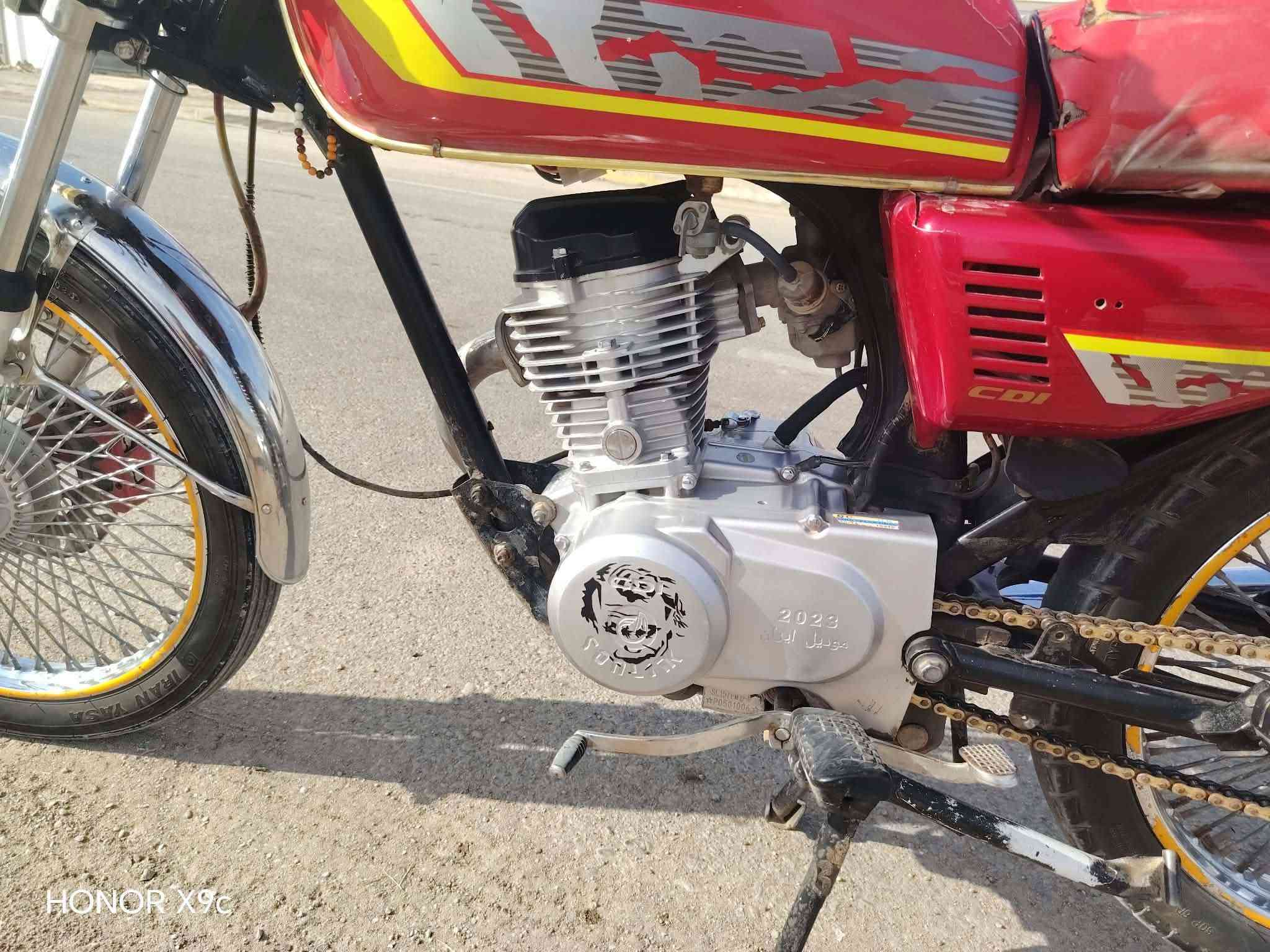 سلام عليكم دراجه للبيع موديل 23 سونك اصلي شكل لحديث وراق بغداد 
محركه كلش نضيف ويلاه ام نجمه  دراجه كلش حلوه

دراجه شللعه فصله ومعدل  دراجه حله من صوره سعره

525 وبيه مجال لشراي  رجائن الي ما يعرف بل سعار لا يخابر.  

مكاني صويره *********** خاص مفتوح

نص مكتوب في الصور:
- HONOR X9c