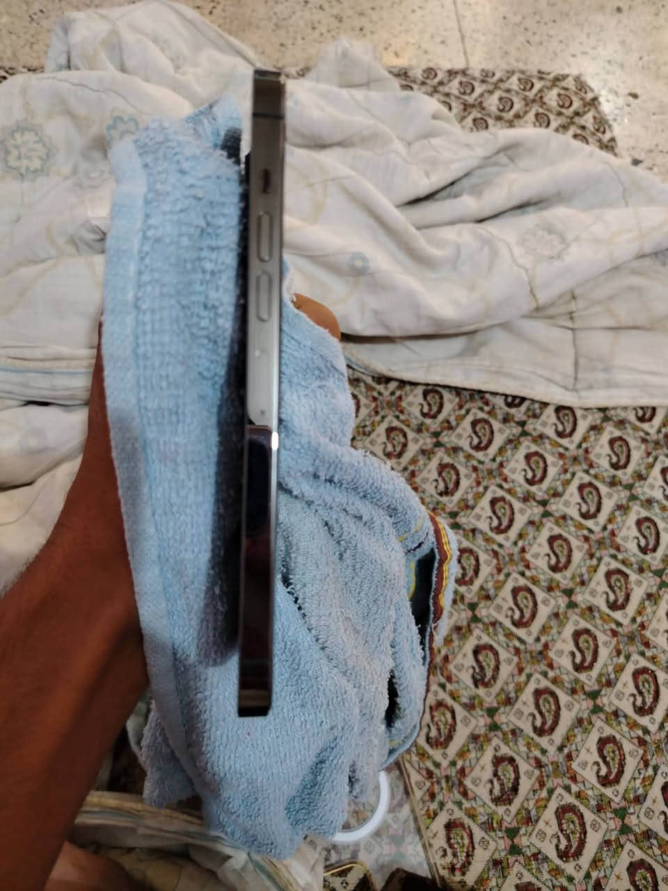السلام عليكم 
متاح 13برو ماكس للبيع 
ذاكره 256
بطاريه 96
دبل سيم
جهاز بلادي مصعد بطاريه حاسبه على ايدي شرط من كلشي وتر بروف
مكاني موصل الايسر حي القدس

 
سعر 725بي مجال

للتواصل اتصل او خاص ***********/***********
