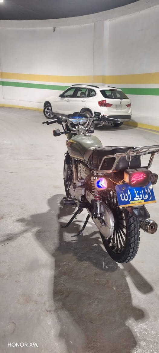 دراجة البيع موديل 25 محرك 200السعر 850 وبيها مجال مكاني بغداد جسر الفرنسي ***********

نص مكتوب في الصور:
- HONOR X9c