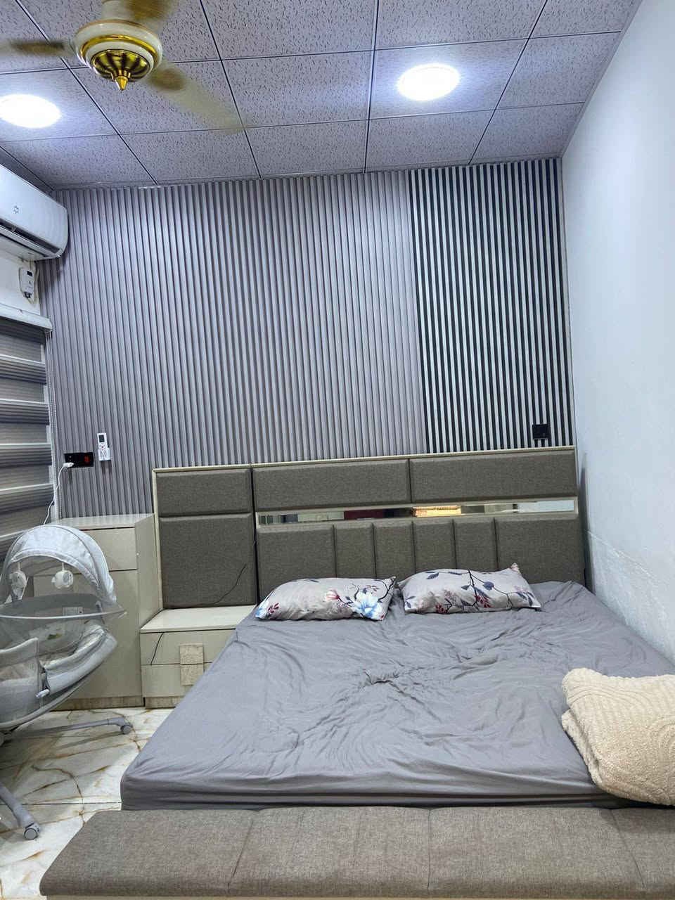 بيت طابو صرف 125 خلف مدرسة الجوهره حط المطاط السعر  80
بيه غرفتين وصاله وصحيات داخليه وخارجيه
***********
