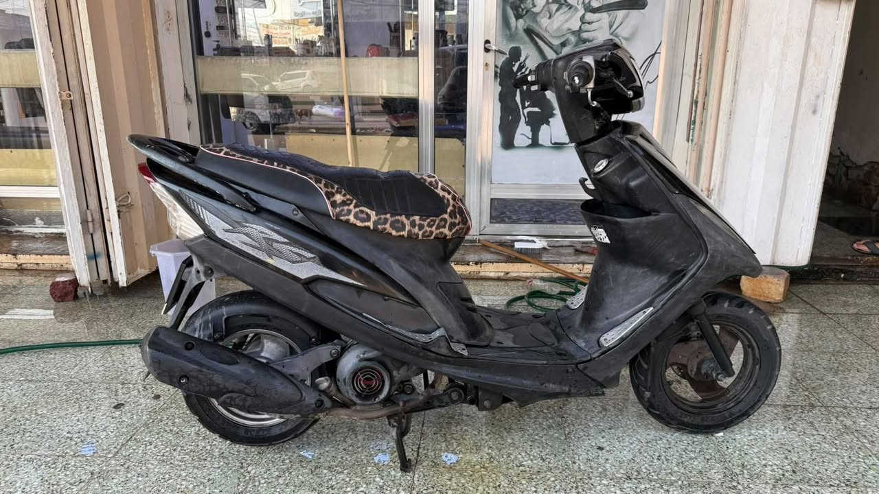 🏍️ للبيع دراجة ماكس – نظيفة ومستخدمة استخدام شخصي
🔹 المكينة: بلادي، مامفتوحة ولا مفكوكة
🔹 الماطور بحالة جيدة جداً
🔹 الكاربريتر مضبوط وشغال بصورة ممتازة
🔹 الكهربائيات كاملة وشغالة
🔹 السلف والستارتر شغال
🔹 الإنارة والإشارات والبوري كلها شغالة
🔹 الشاصي سليم
🔹 الدراجة جاهزة للاستخدام وما تحتاج شي
🔹 البيع بسبب الحاجة فقط
💰 السعر: 600 ألف دينار وقابل للتفاوض بالمعقول 💰
📍 الموقع: بغداد – الحسينية
📞 للاستفسار: ***********
