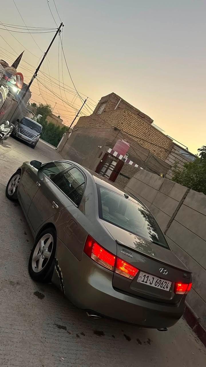 سوناتا 2008
للبيع مصبوغه حزام وبيها جاملخ خلفي 
رقم بغداد بسمي 
السعر 70 

‭***********‬
