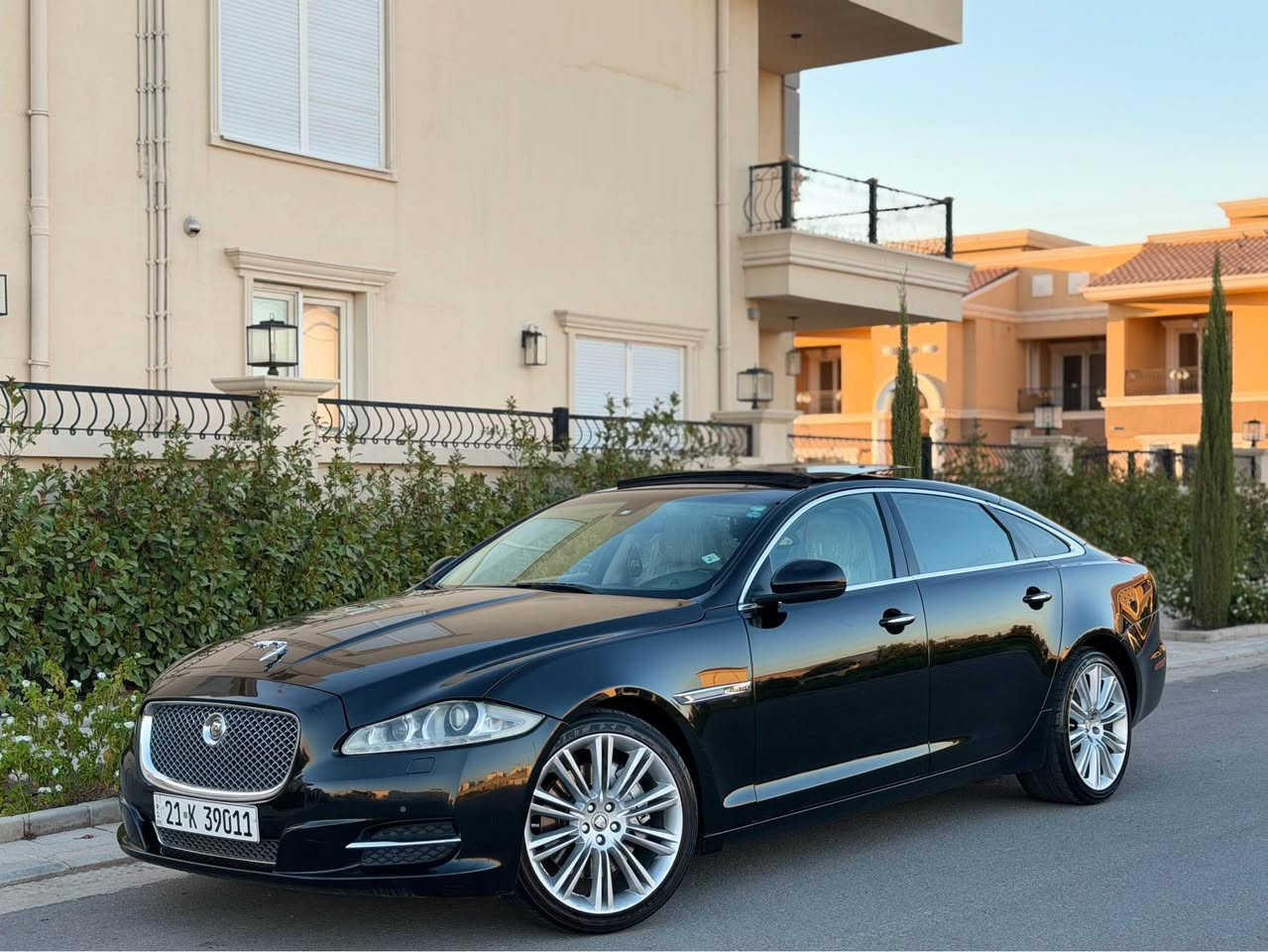 بسم الله الرحمن الرحيم/تبارك الله ماشالله📦
‏JAGUAR XJL 2011 فخامة 🧿
جاكوار_ XJL_موديل ٢٠١١ خليجي واحد علا واحد١/١
سيارة مواصفات خليجي باب طويل و پانوراما
-------------------------------------------
مكان🌆:أربيل                        سعر💵:١١٥🔥
115$مجال بصيط  🔥🔥
هاتف📲***********🔴 ///بي واتساب🔴

-------------------------------------------
محركV6 350 بدون سوبر بدون تيربو ارغب محرك
گير و محريك بشرط بدون صوت و صرف و خلل بشرط فحص
ماشية160 الف كيلومتر حقيقي
-------------------------------------------
سيارة مكفولة كفالة عامة من كير محرك بشرط فحص
بنسبه صبغ🔴(السياره بدون صبغ✔️سونار موجود)
-------------------------------------------
مواصفات
{{ بصمة - پانوراما - باب طويل - رادار - خمس پردة - صندوق شفت - كشنات جلد - كشنات تتفيئة و تبريد - كشن و ستيرن خزن - كشنات خلفي كهربا - تبريد مركزي - سيدي بوكس - مراي شفت - بريك بصمة - كاميرا - حصاص امامي و خلفي - زينون و ليد - فورميكا - شاشه كشن بعد 🔴}}
-------------------------------------------
اربع تاير ويل جديد حديد بدون مصروف
سيارة شرط بدون اى نواقص گير و موحريك و حدادي و كاهرباى كولة بشرط
سنوية و رقم جديد سنوي بأسمي تحويل غرامة بشرط
-------------------------------------------
انشالله يصير قسمه الي يعجبه🌹
0️⃣7️⃣5️⃣0️⃣4️⃣0️⃣3️⃣7️⃣5️⃣7️⃣3️⃣ أربيل, العراق
