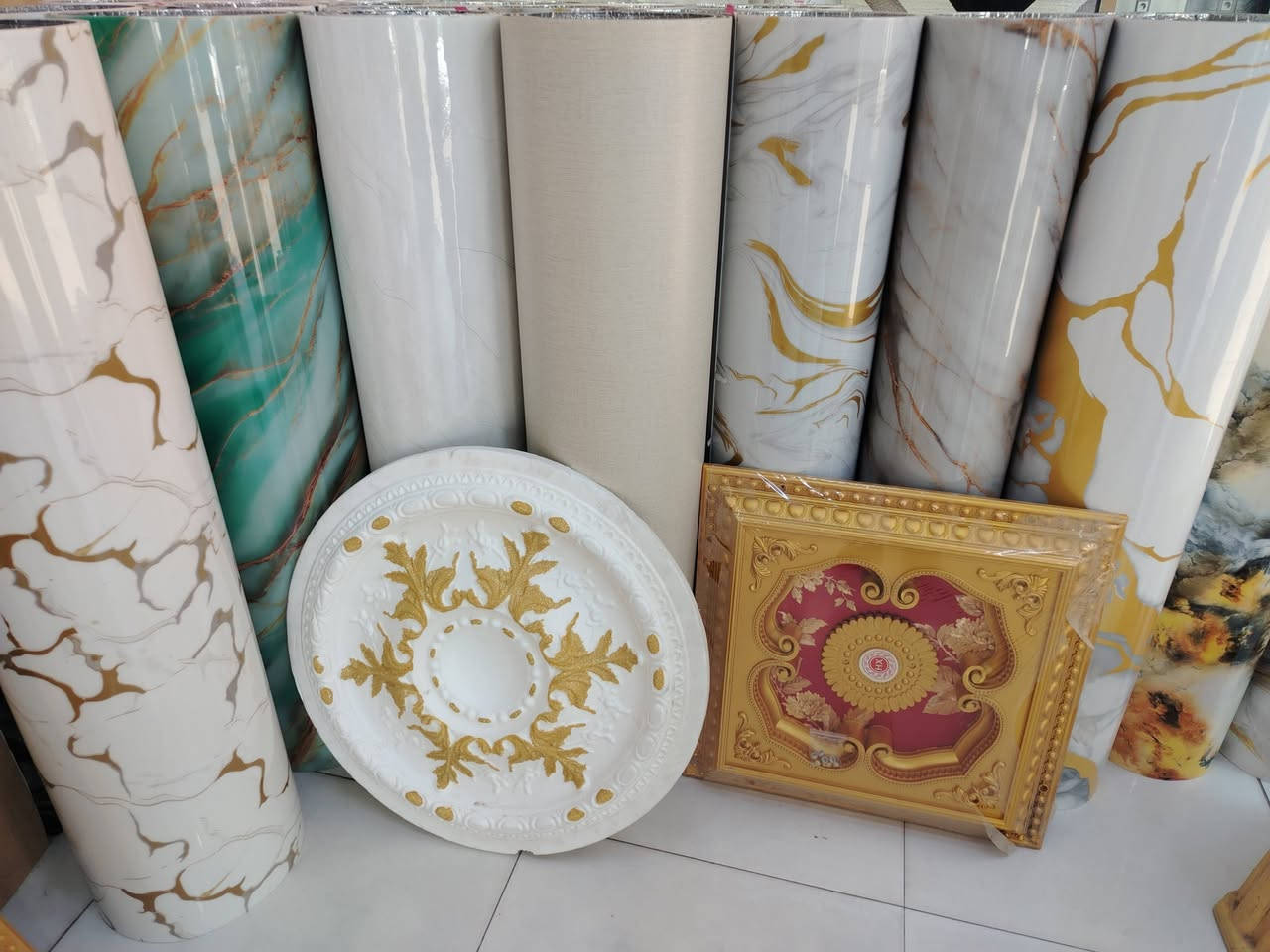 عمل وبيع كافه أنواع الديكور اتصل واتساب *********** يوجد خدمة توصيل  في البصره سقف ثانوي تغليف جداري بديل الخشب واصباغ وجبس بورد وبديل رخام ولاصق جدران
