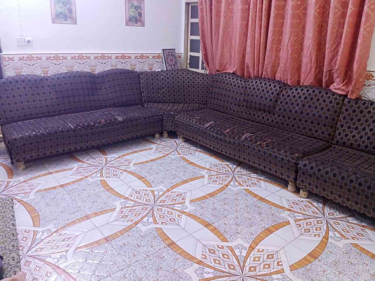 ديوان للبيع سفنج وقماش تعبان خشب عراقي قياسو 8 أمتار السعر 80وبي مجال قليل تواصل عل رقم ***********
