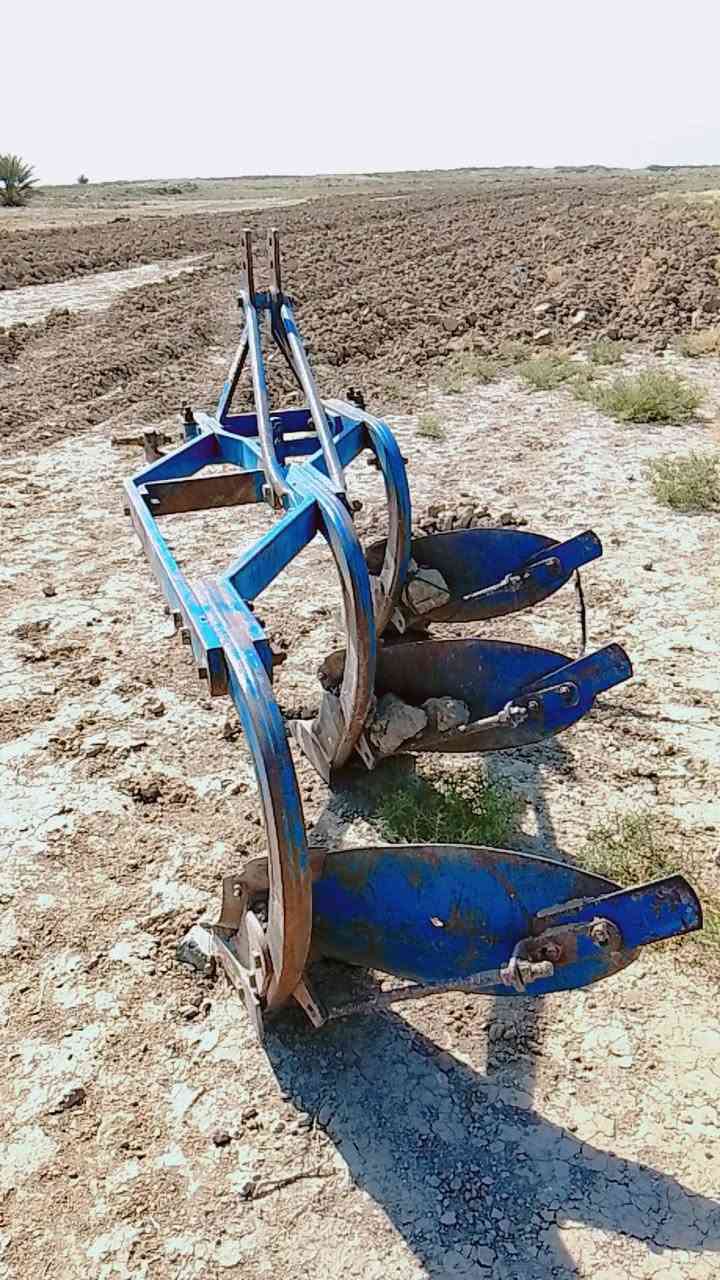 سلام عليكم فدان للبيع  حجم 14جديد مابي قطره الحيم السفتسار علا رقم ***********
