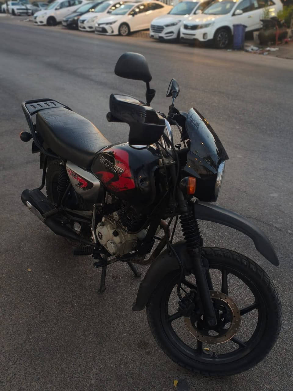 بوكسر جبلي موديل 23 مرقم بغداد تحويل ثاني يوم 
دراجه مابيها نقص مكينه ناعمه مفتوحه مره وحده 
جيب فيتر وافحص  رايدها ب1850 بيها مجال 
مكان بغداد المنصور ***********
