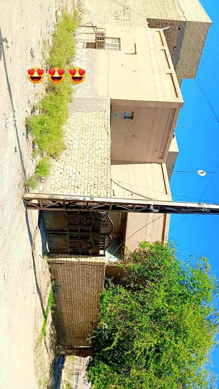 عندي بيت بشارع الطيار رقم الدار٥٣٤١ بيت ركن ١٥٠متر واجهة ١٠نزال ١٥ يحتوي على كراج وصحيات واستقبال ضيوف و٣ غرف نوم طابق واحد للاستفسار الاتصال على هذا الرقم ***********
