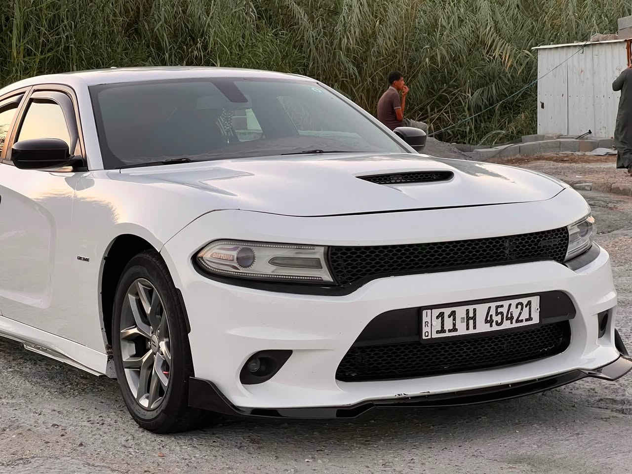 سلام عليكم
جارجر RT 5700 
موديل 18 
شاشه وسط كار بلي
كشنات مخمل 
بدون صبغ سياره وجاملغ الأيمن مفتوح والأيسر جزء مفتوح والباب سايق مفتوح
السعر 168 بيع مستعجل
للاستفسار 
واسط صويره
***********
