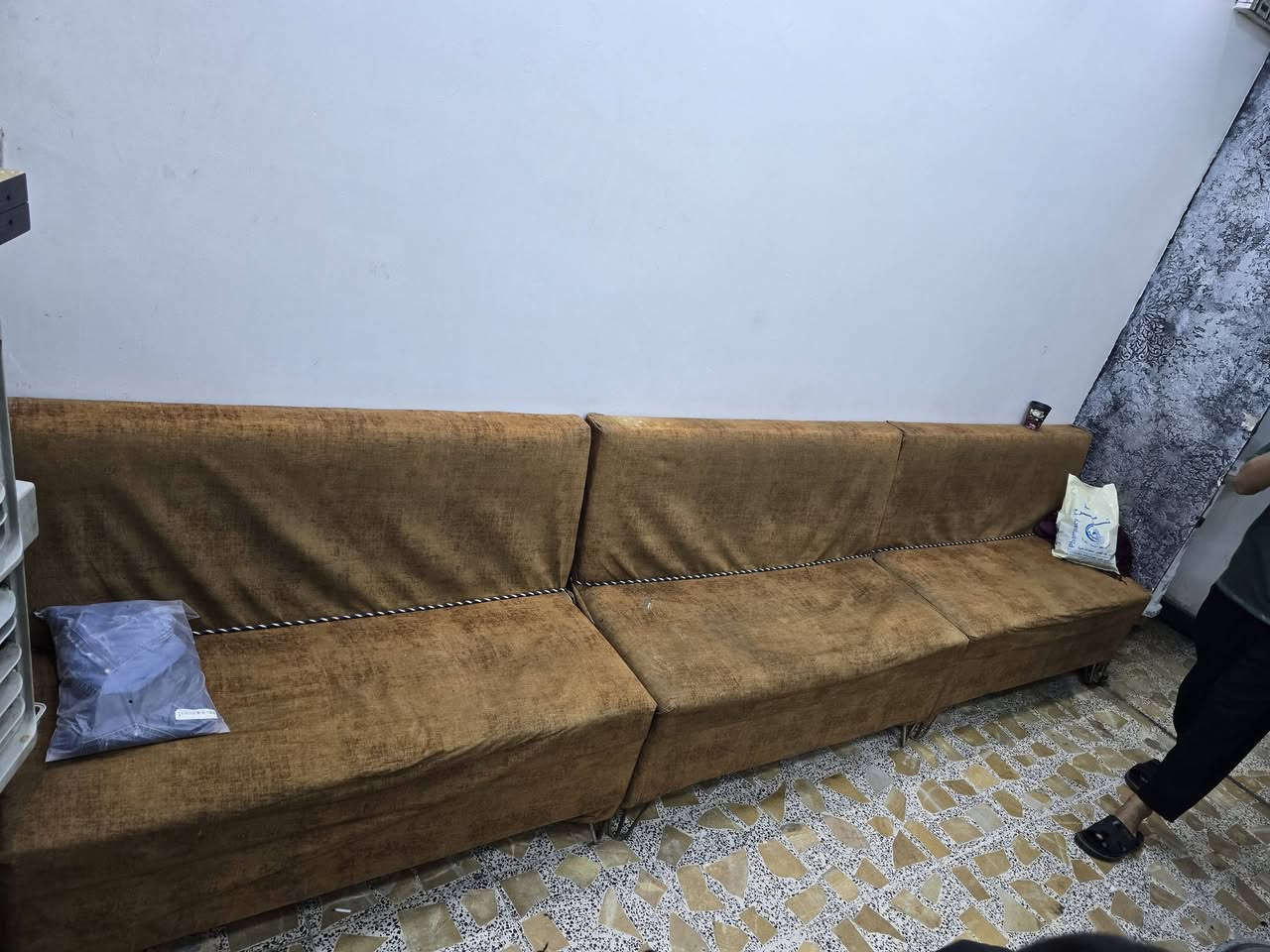 سلام عليكم غراض حلاقه للبيع
ثنين قطع امرايه 
مغسله 
تخم
ميوزه

عنوان بغداد مدينه الصدر شارع صيانه
***********
