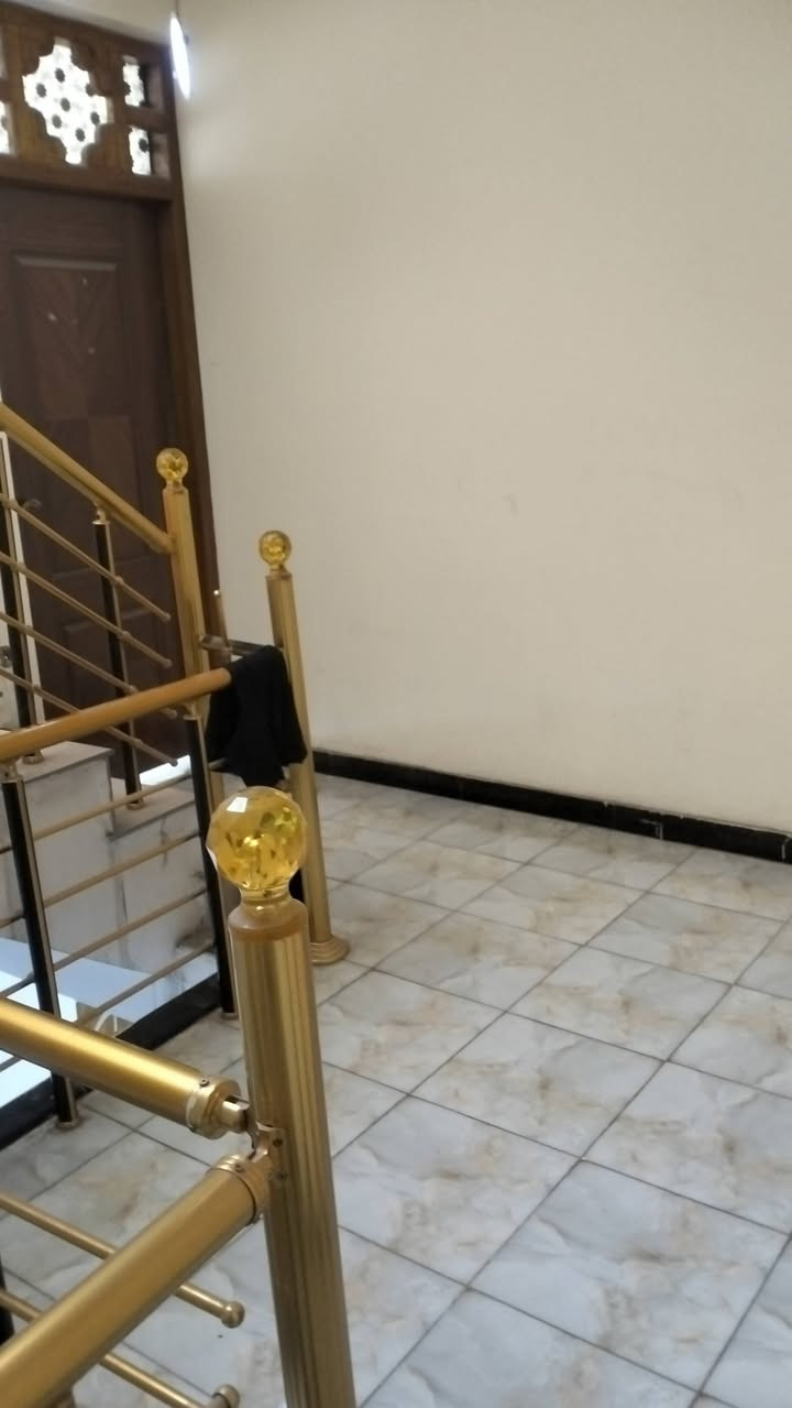 السلام عليكم..
مشتمل 50متر 5×10طابو صرف العبيدي طابقين
 قرب كهوة المختار 
السعر ٨٨ وبيه مجال 
للاستفسار اتصال او واتساب 
***********
