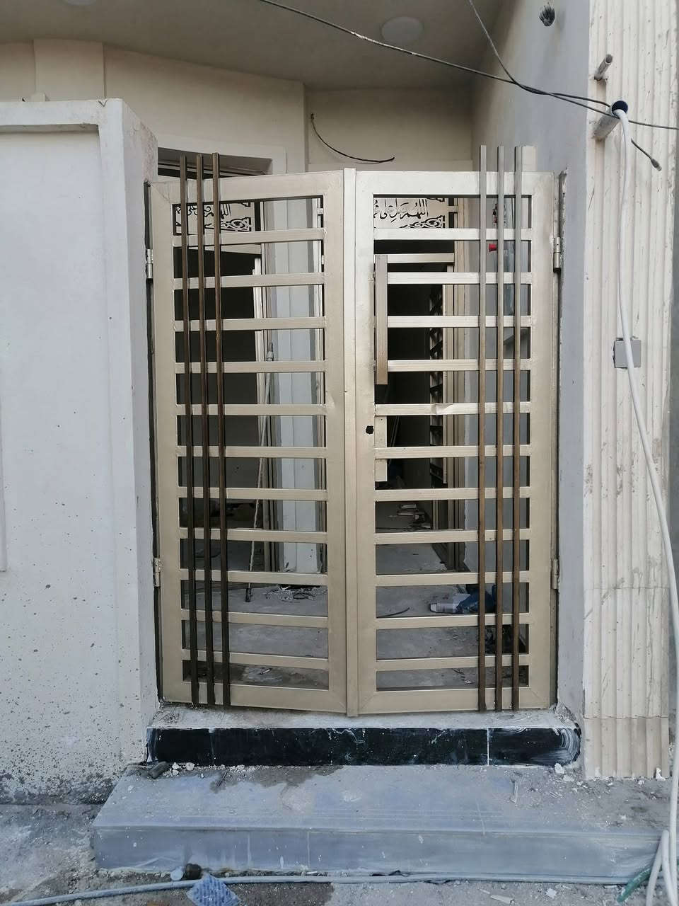 سلام عليكم صباغ شبابيك ***********
