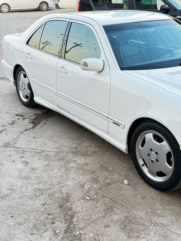 ام عيون 2001 رقم حلو واربيل
شرط التحويل 

مصبوغه احزام 
كت AMG ويل AMG
مكينه گير بحاله جيده
حداديه 100‎%‎ تخم تاير جديد
السياره جديده وحلوه 
الشراي يتصل ويدلل :

***********
