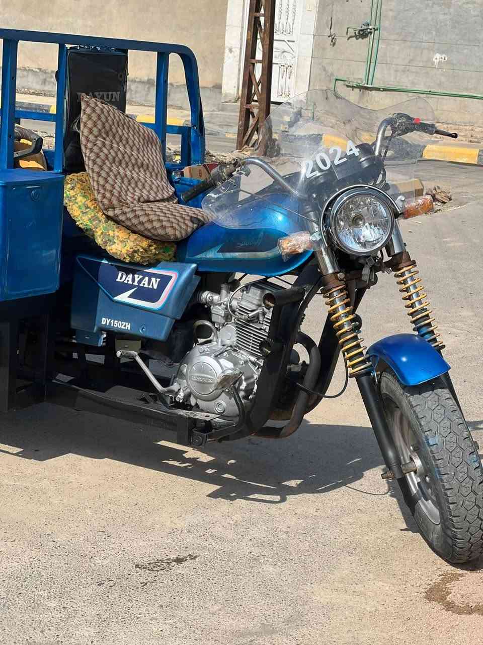 السلام عليكم ستوته للبيع اوراق اصولي 
شاصي ركبه كفاله اكسن جديد
 والسعر مليون 
مديل ١٦
ستوته حلوه مال جني
تايرا نظيفه دبلات شغالات 
 عنوان حفريه ناحية تاج الدين الصويره
***********
