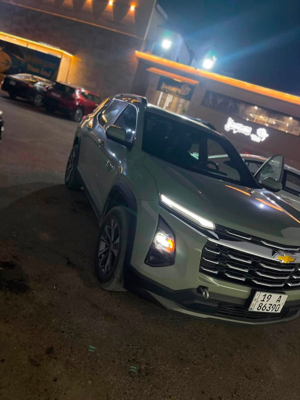 ⸻

🚗 للبيع | شفروليه إكوينوكس (Chevrolet Equinox)

سيارة نظيفة جدًا وبحالة ممتازة، استخدام شخصي ومحافظ عليها.

المواصفات:
✅ محرك بنزين توربو اقتصادي
✅ جير أوتوماتيك
✅ شاشة لمس كبيرة مع نظام معلومات وترفيه
✅ كاميرا خلفية وحساسات
✅ تشغيل بصمة وزر تشغيل
✅ إنارة LED أمامية وخلفية
✅ جنوط ألمنيوم
✅ تكييف ممتاز
✅ داخلية نظيفة جدًا

حالة السيارة:

* الماكينة والجير والشاصي بحالة ممتازة.
* لا تحتاج أي مصروف.
* جاهزة للفحص.

💰 السعر: خاص (للجادين فقط).

📩 للاستفسار أو المعاينة، يرجى التواصل على الخاص.
***********
