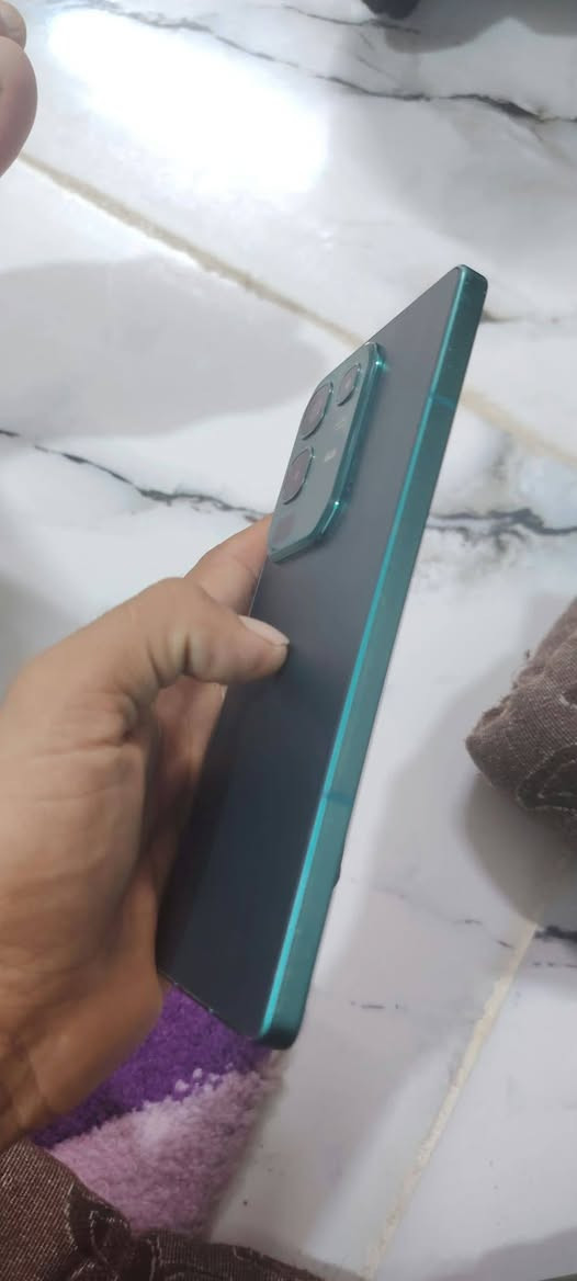 للبيع • اللمس ما يشتغل • وقع مني