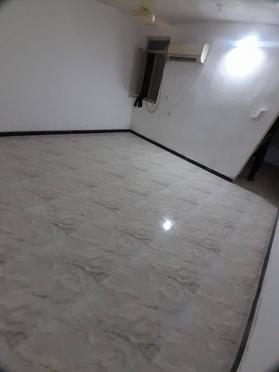 بيت للايجار
زعفرانيه نهايت اربع شوارع
طابقين مرمم جديد لبيت
استقبال/مطبخ /صاله 2/ غرفتين نوم 2/ صحيات/ سطح /
( اجاره 500 الف )
***********
