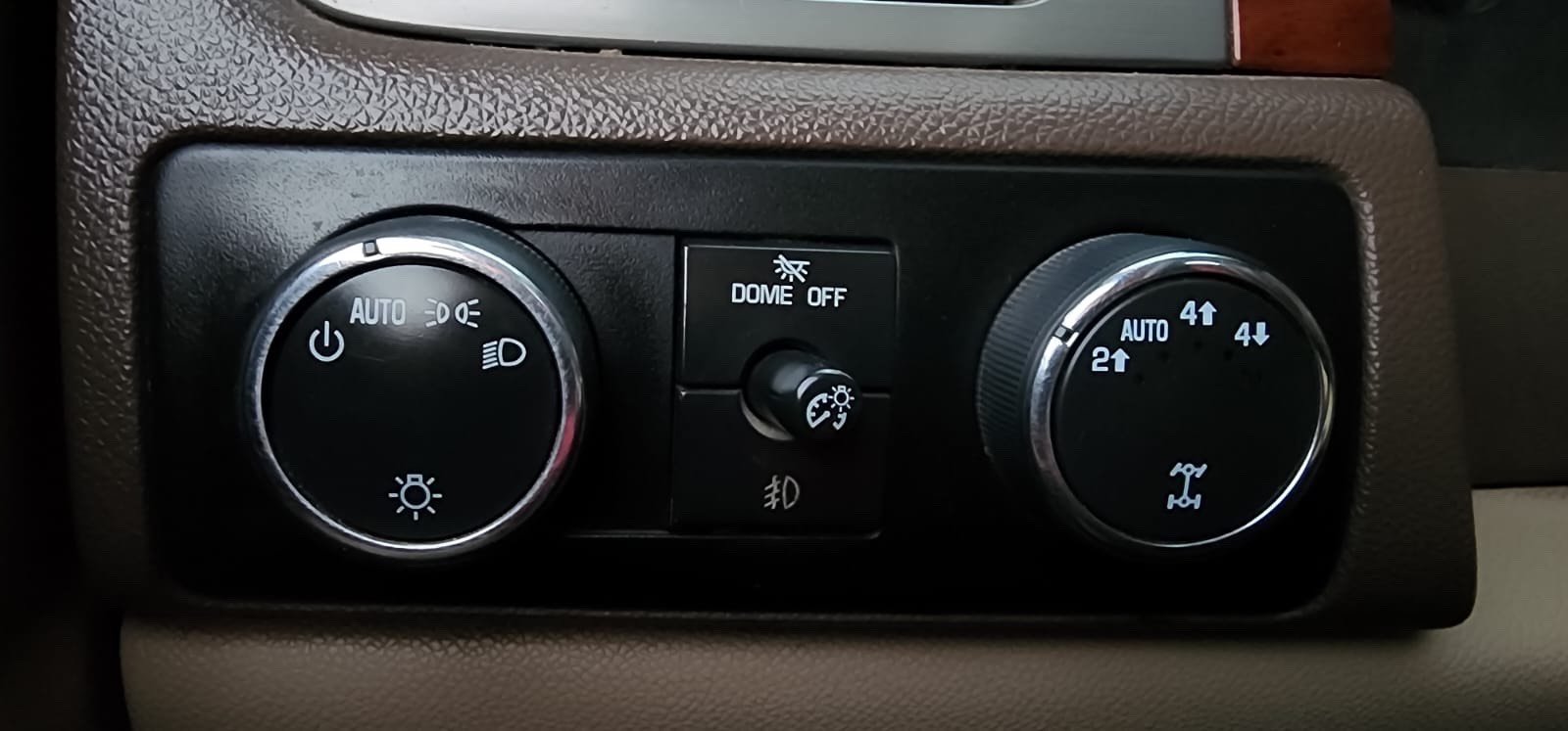 للبيع فقط:(بيع مستعجل) بدون مراوس
تاهو2009LTZ بتره فول مواصفات وارد خليجي
السياره (كفاله عامه)
رقم بصره دولي وهزه جديده تحول ثاني يوم
مكينه 5300 ما مفتوحه لا تنقيص ولا تبخير ولا بطاله
مكاني البصره الهارثه مفرق معمل الورق
ماشيه 152km الف حقيقي 
المواصفات:
.فور ويل
.7راكب
.داخل بيجي
.تشغيل عن بعد
.صندوق كهربائي
.فتحه صندوق كهربائي
.فتحه سقف
.كشنات تحكم كهربائي امامي خلفي
.تبريد كشنات
.تدفئه كشنات
.خزن كشنات
.تبريد 3 قطع 
.شاشه
.كامره
.حساس خلفي
.لايت زينون 
.اشاير بلمري داخليه
.مري كهربائي
.مري شفط
.ترحيب بلمري

السياره كلش جديده ومال بيت ما متعوبه اي كلوب بلعينه ما مشتغل كير مكينه تبريد حداده تخم تاير متصرف عليها شي
السعر:180 وبي مجال قليل 
رقم الهاتف:***********