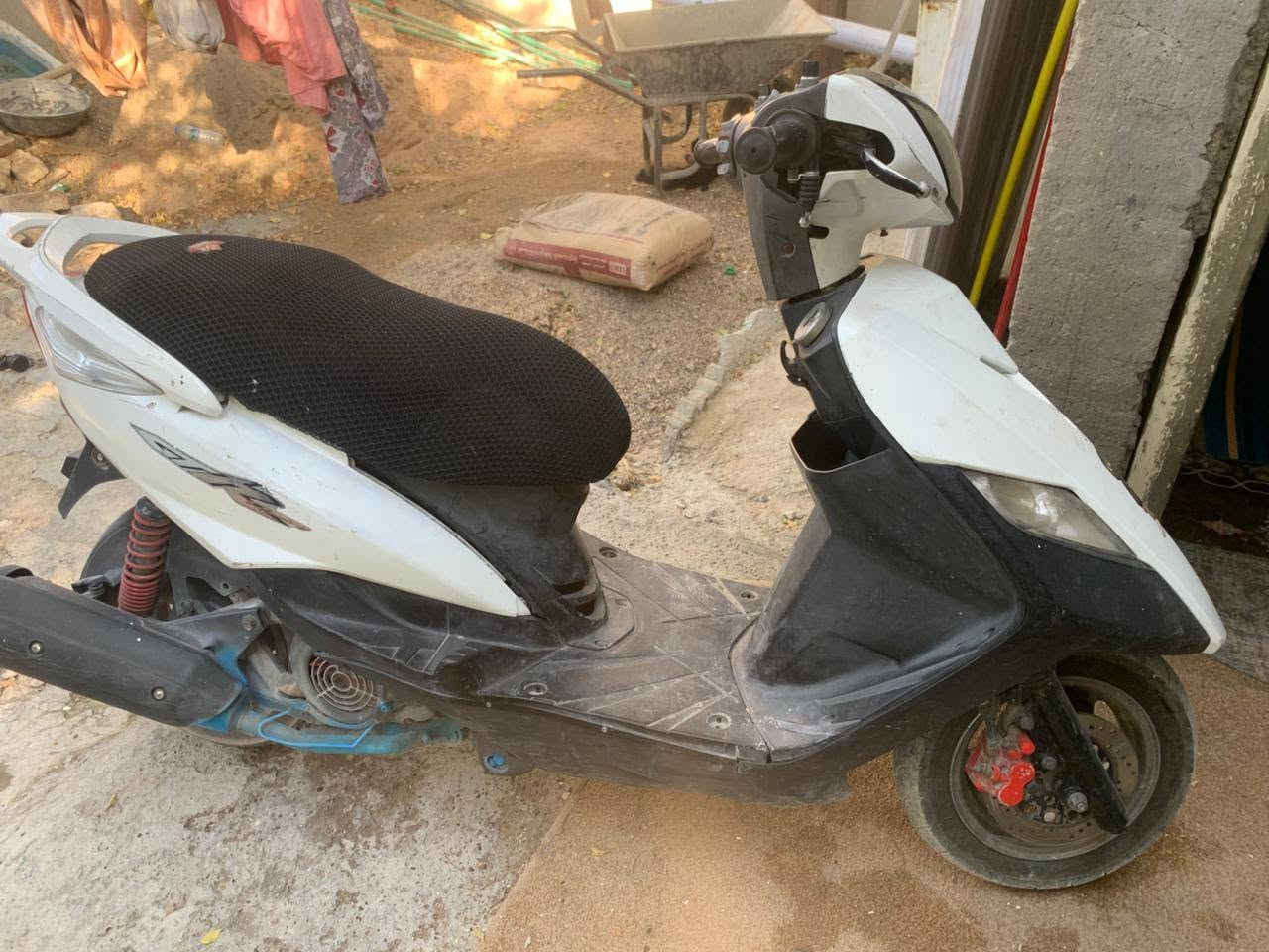 سلام وعليكم  دراجه ثعلب 140
نضيفه وجنن شوفت العين تجي وتفحص العنوان مشتل 

كفرات اصليه سعر 500وبيها مجال حك جيه🌹🌹🌹🌹
***********

