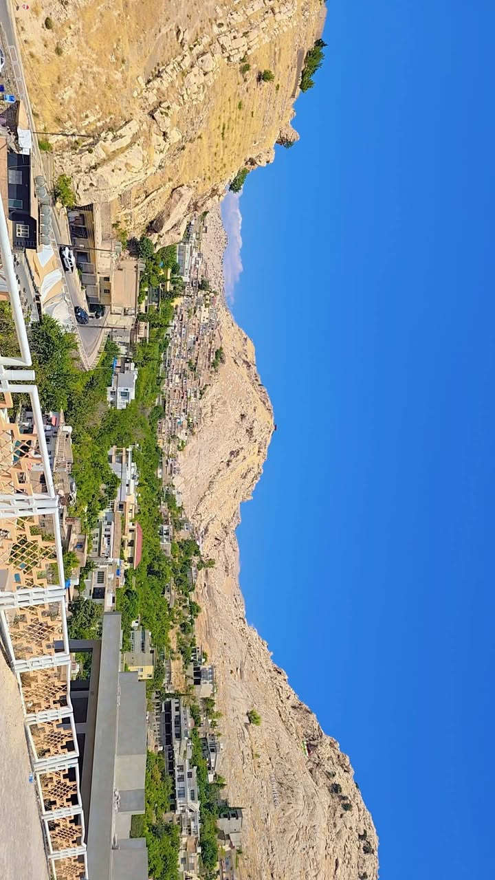@دهوك _ زاخو _ العمادية _عقرة فقط ب٩٠ الف كل يوم اثنين وخميس.. 
@ السليمانية كل يوم جمعه ١٠٠ الف 
يشمل : 
# نقل من والى الزبيدية باصات حديثة جدا. 
# السكن في شاليهات فاخرة وموثثة بالكامل باطلالة مميزة جدا فاخرة  .
# وجبة افطار اوبن بوفي .
# وجبة عشاء حفلة شواء .
# جوائز وهدايا ومسابقات .
# ضيافة الطريق .
# الأطفال دون الخمسة سنوات مجانا .
# برنامج متكامل يشمل جميع المناطق السياحية شلالات _ مصايف _ مولات _ حديقة الحيوانات _ مدينة الألعاب . 
ملاحظة : نقل الكوسترات تضاف مع المبلغ ١٥ الف .
للاستفسار :
حمزه حمزة غركان 
***********
